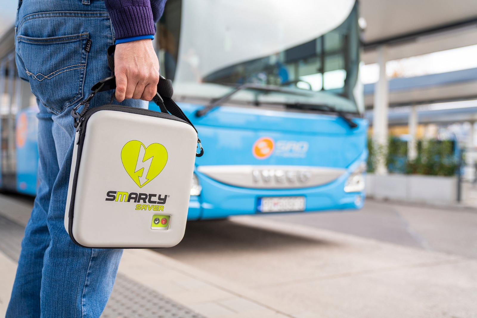 Sadpd Defibrilátory sú k dispozícii už aj v autobusoch prímestskej dopravy ...